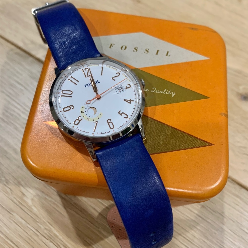 Womens Blue Fossil Watch Muse es3989 - Needs new battery